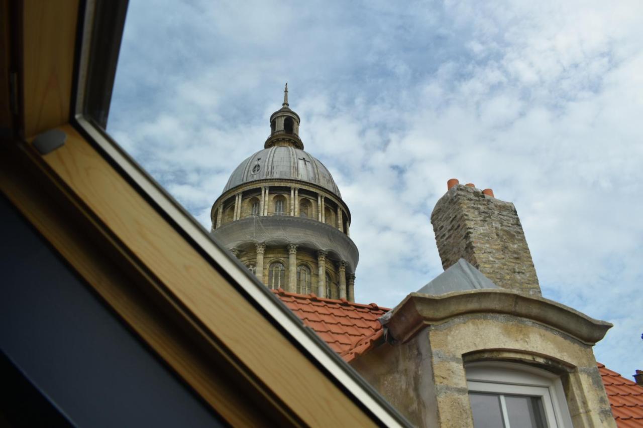 Maison 1747 - Gites De Standing En Vieille-Ville Avec Cour Boulogne-sur-Mer Luaran gambar